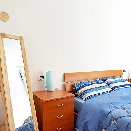 With Garden & Beach Appartement *