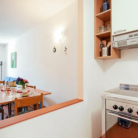 With Garden & Beach Appartement